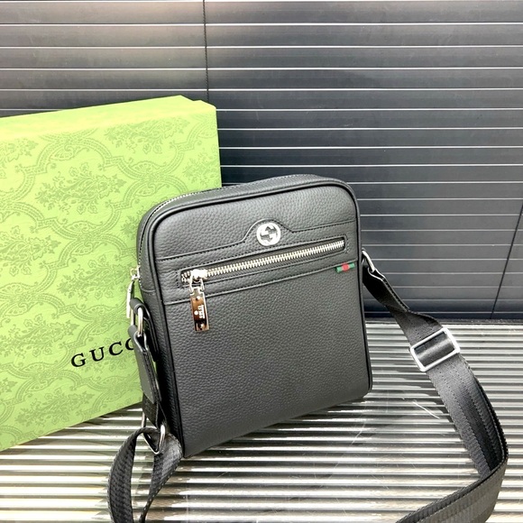 Gucci Black Leather Men\'s Crossbody Bag